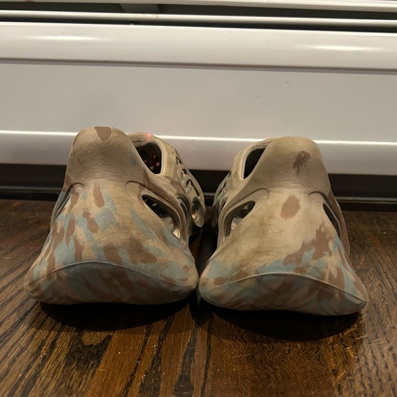 YEEZY FOAM RUNNER ‘MX SAND GREY’
US 6 M💨💨💨 - Picture 2 of 4